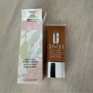 Clinique Stay Matte Liquid Oil Free Foundation Makeup NWT